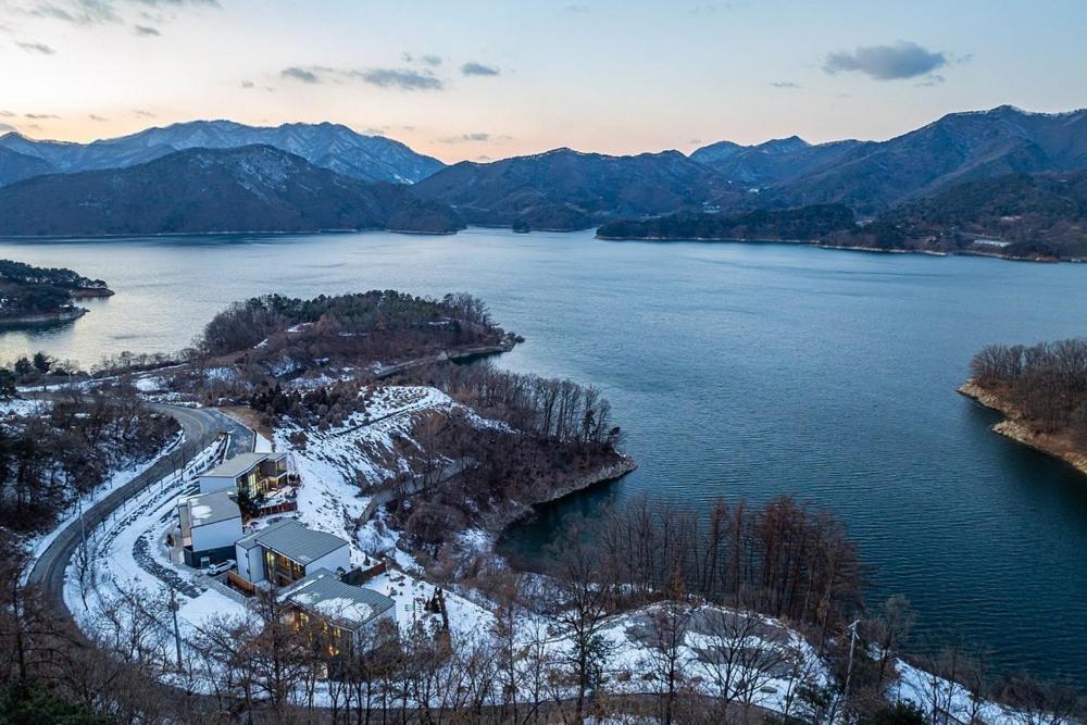 Jecheon The Shine Cheongpung Hotel ภายนอก รูปภาพ
