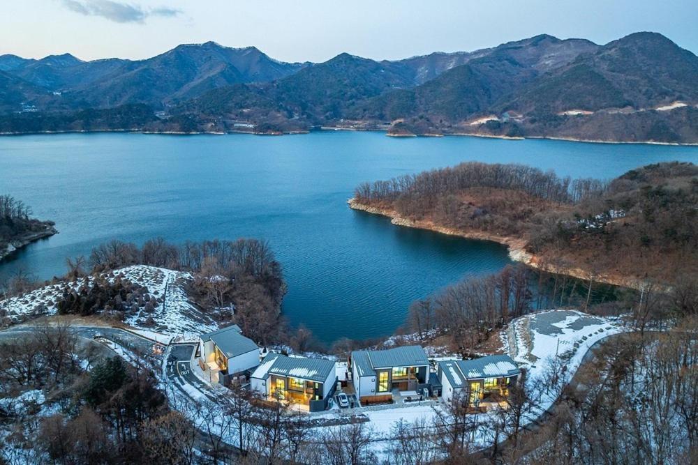 Jecheon The Shine Cheongpung Hotel ภายนอก รูปภาพ